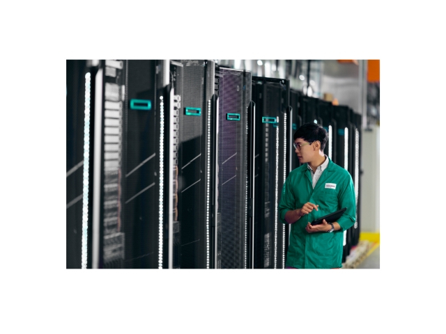 HPE DL320 Gen11 8SFF Tri-Mode Cable Kit