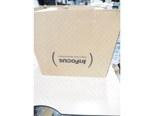 -- InFocus IN3128HD beamer/projector -