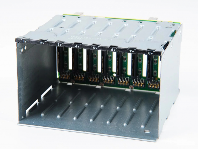 HPE ProLiant DL380 Gen11 2U 8SFF x1 Tri-Mode U.3 Drive Cage Kit